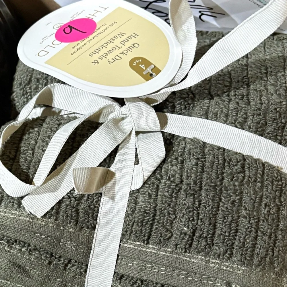 THRESHOLD NWT 4pk quick dry ribbed hand and wash towel set -dark olive green